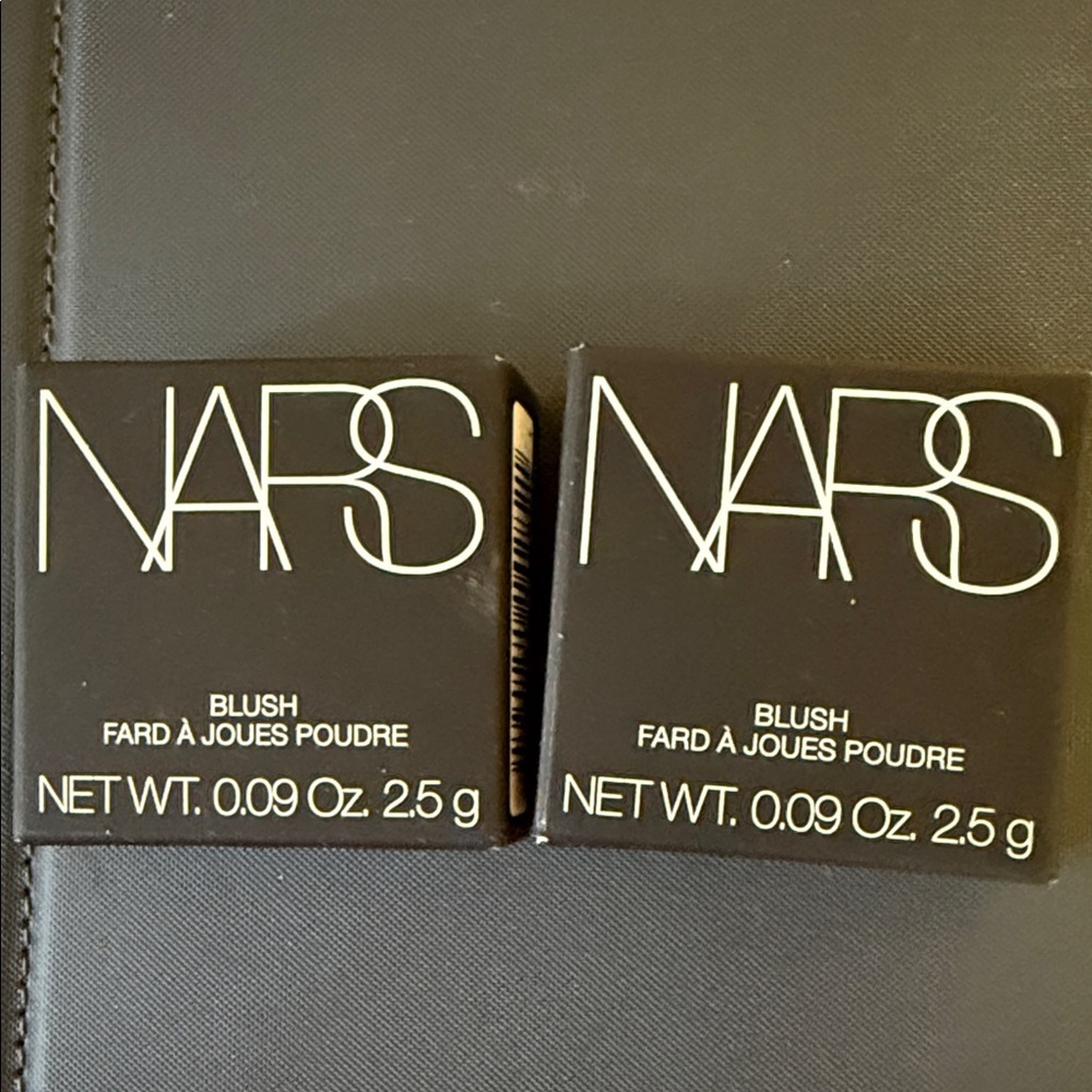 NARS Powder Mini Blush Duo 2.5g / 0.09 oz. Each
A set of two iconic blush